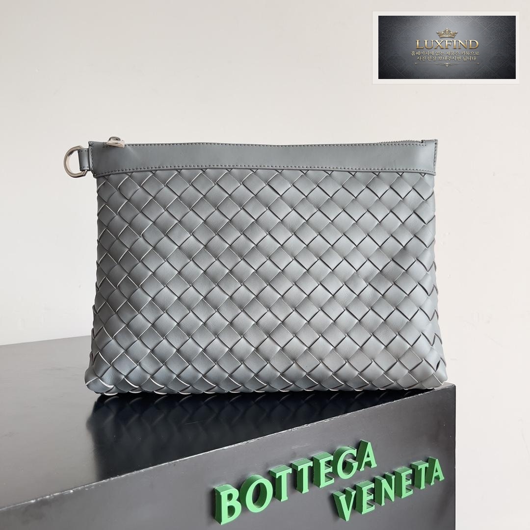 Bottega Veneta Intrecciato Zip Pouch