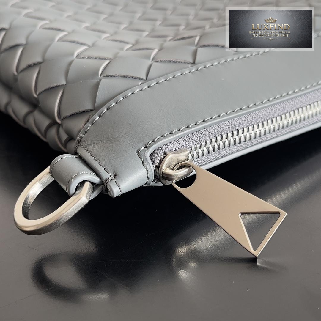 Bottega Veneta Intrecciato Zip Pouch