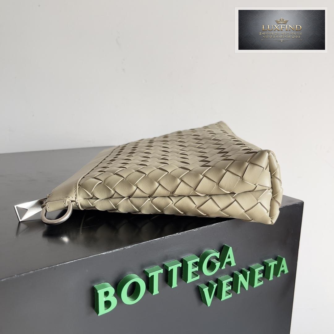 Bottega Veneta Intrecciato Zip Pouch