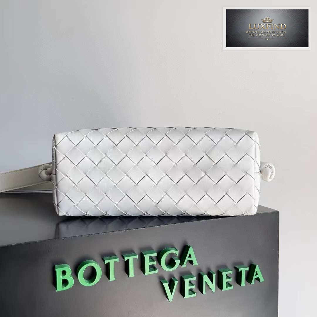 Bottega Veneta Intrecciato Loop Camera