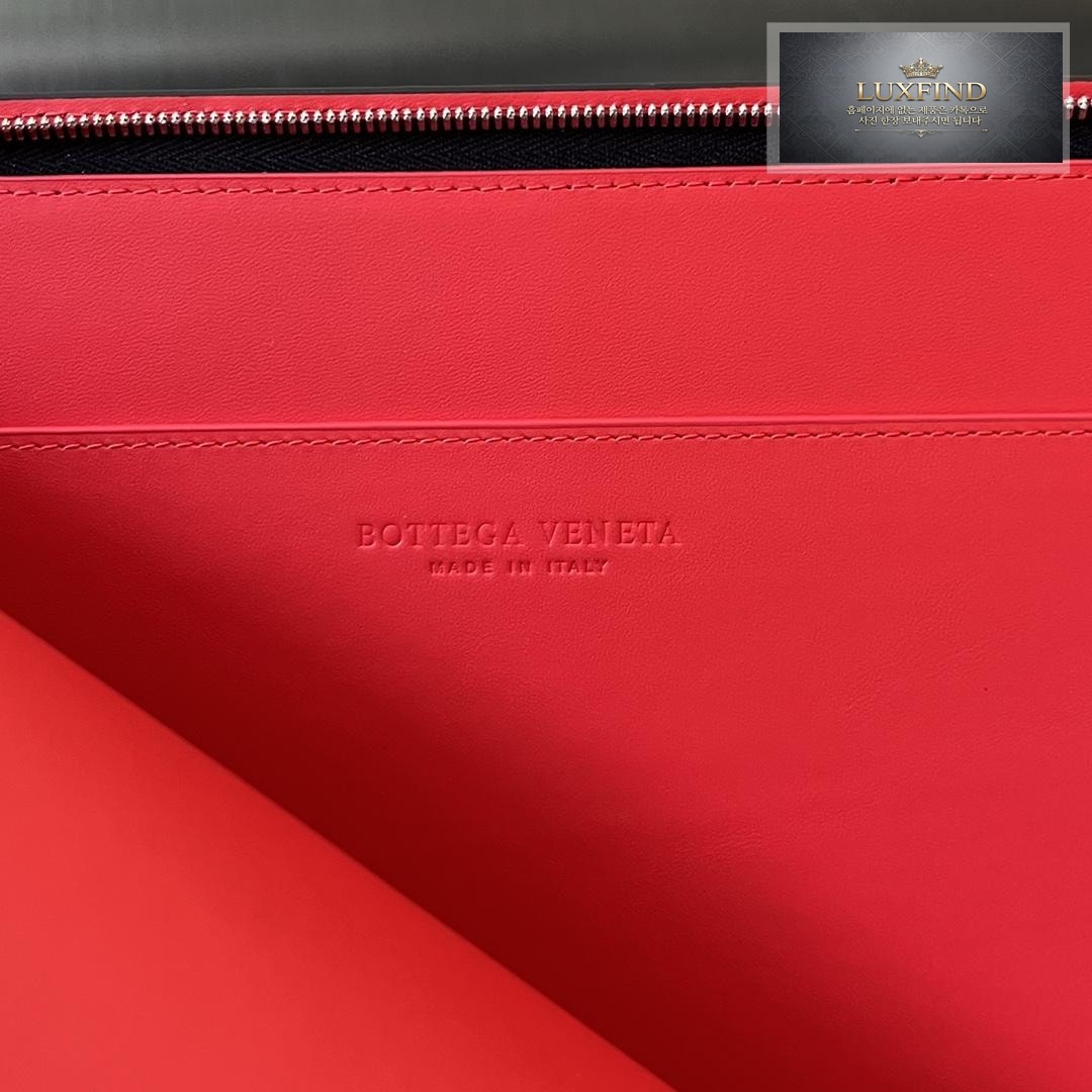 Bottega Veneta Intrecciato Half Zip Pouch