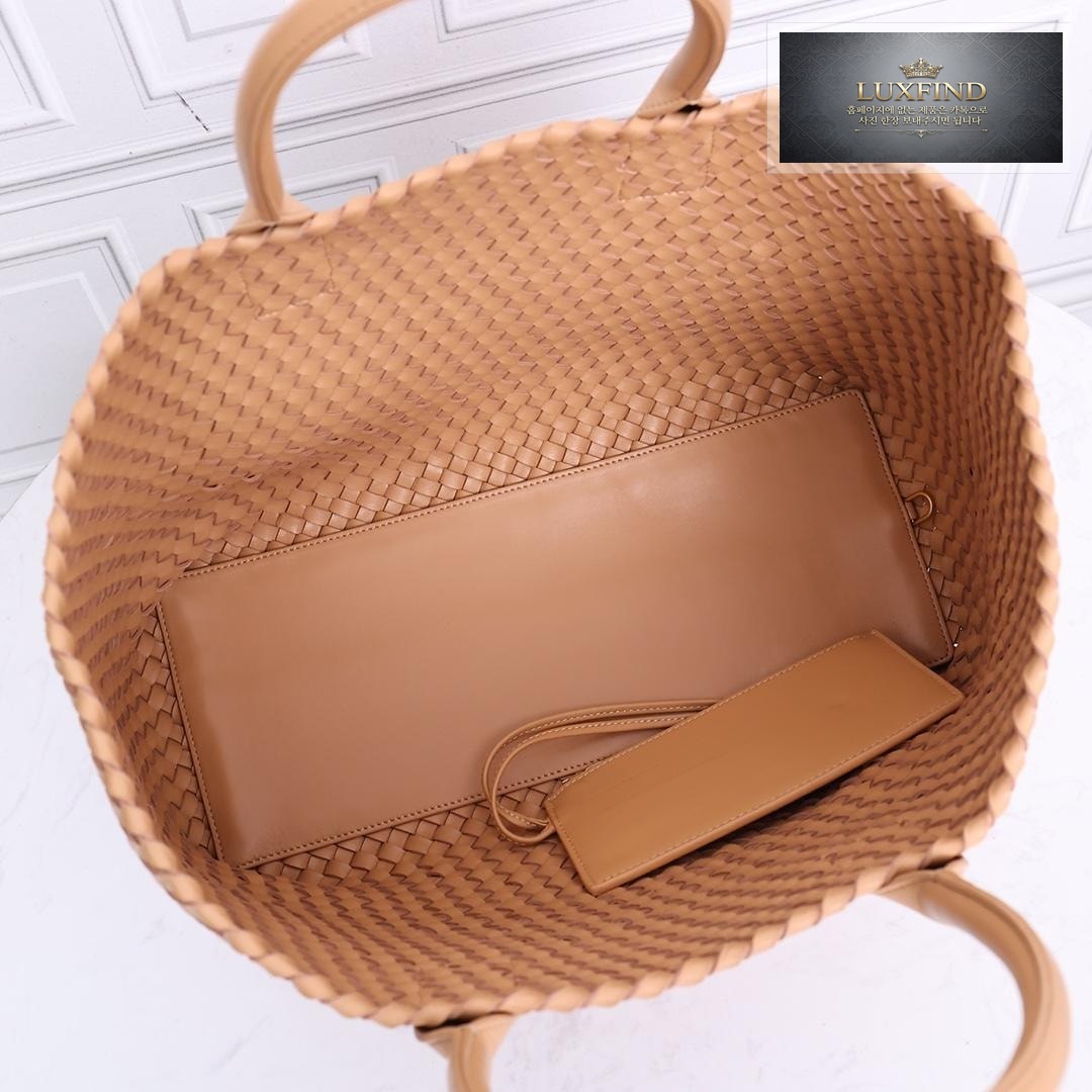 Bottega Veneta Cava Medium