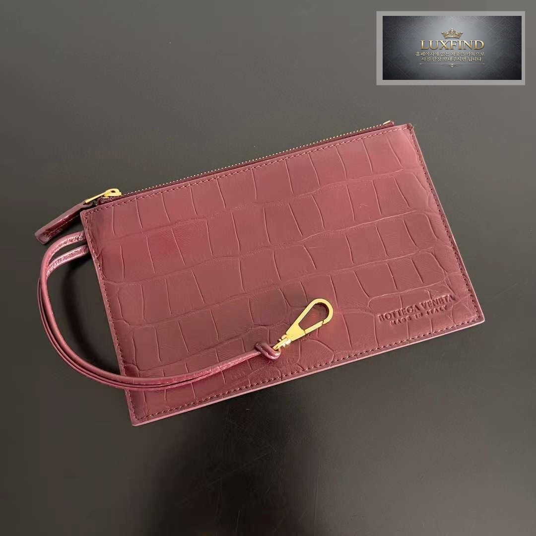 Bottega Veneta Cava Crocodile