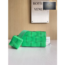 Bottega Veneta Cassette With Versatile Strap