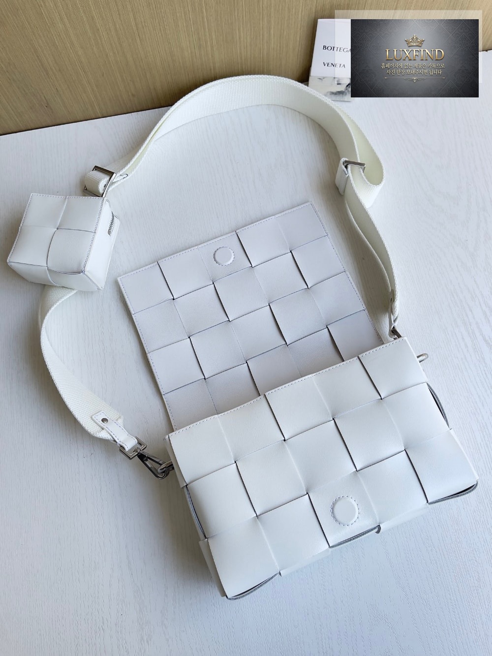 Bottega Veneta Cassette With Versatile Strap