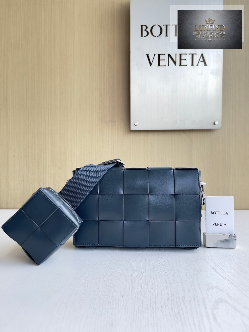 Bottega Veneta Cassette With Versatile Strap