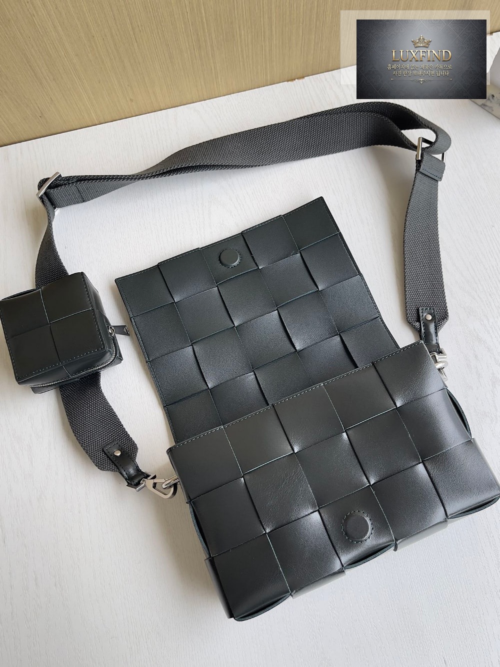 Bottega Veneta Cassette With Versatile Strap