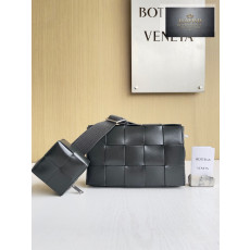 Bottega Veneta Cassette With Versatile Strap