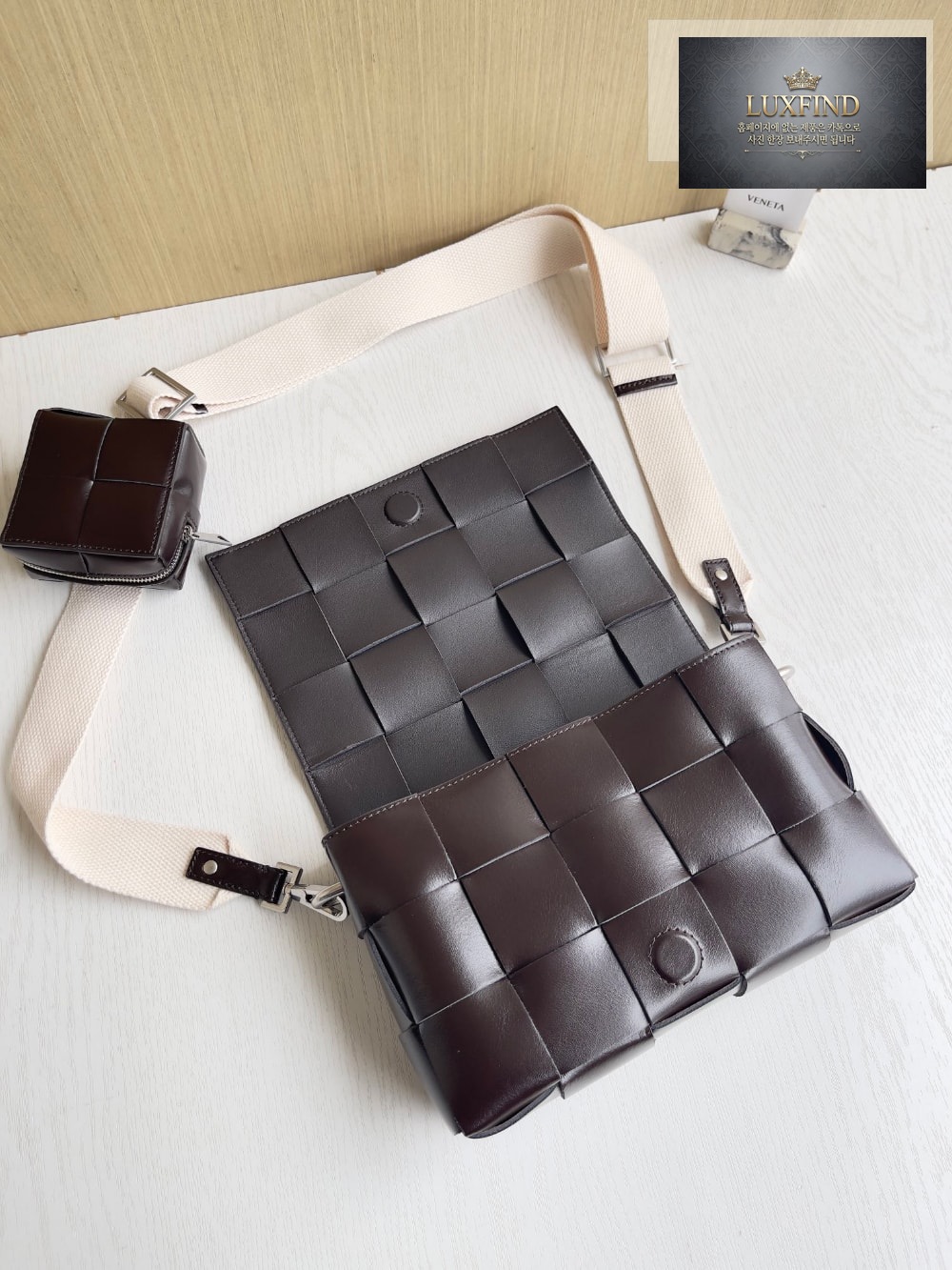 Bottega Veneta Cassette With Versatile Strap