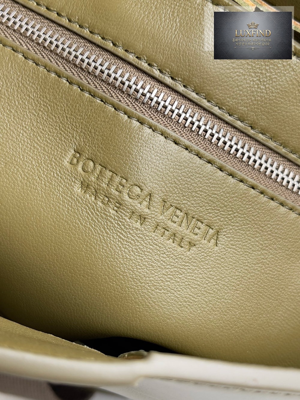 Bottega Veneta Cassette With Versatile Strap