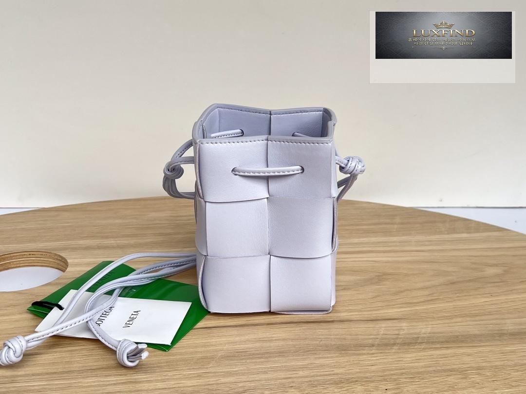 Bottega Veneta Cassette Crossbody Bucket
