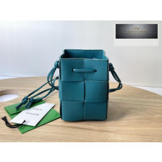 Bottega Veneta Cassette Crossbody Bucket