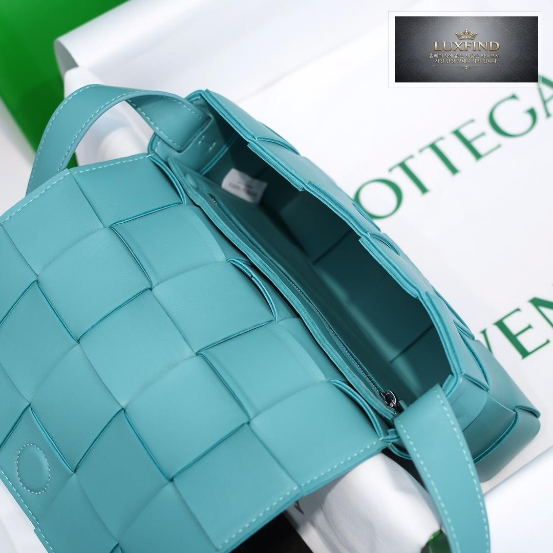 Bottega Veneta Cassette