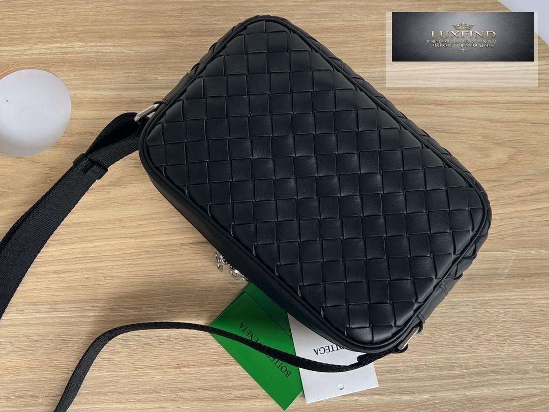 Bottega Veneta Camera