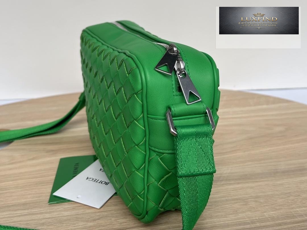 Bottega Veneta Camera