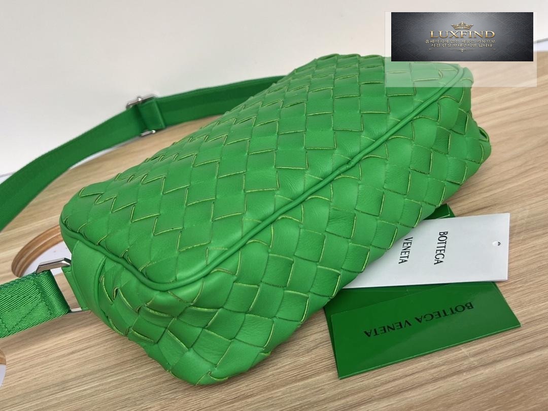 Bottega Veneta Camera
