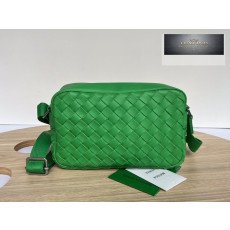 Bottega Veneta Camera