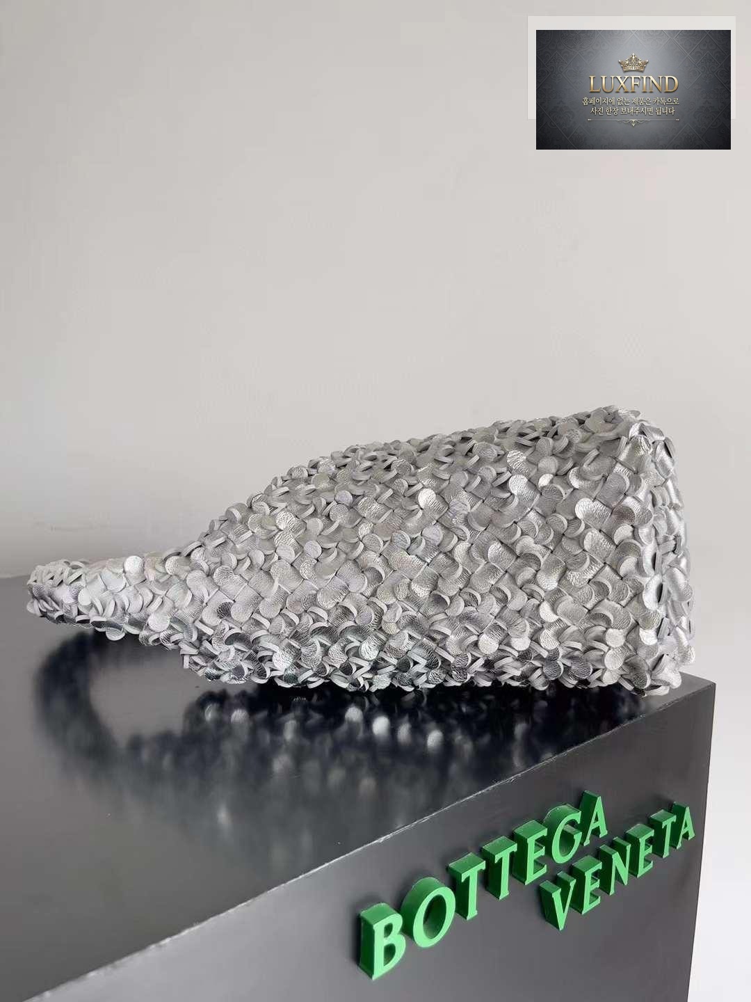 Bottega Veneta Cabat Bucket Sequins
