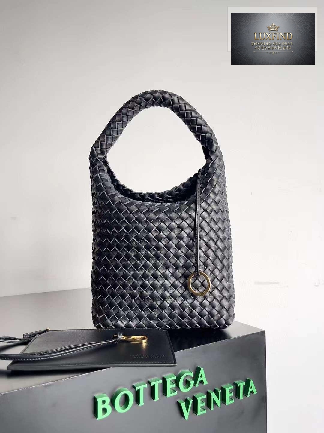 Bottega Veneta Cabat Bucket