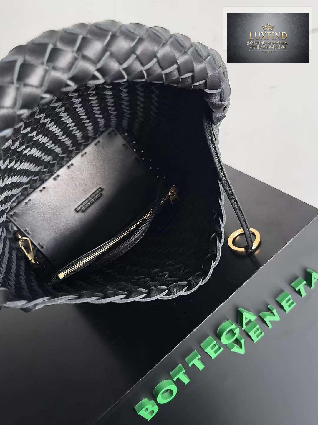 Bottega Veneta Cabat Bucket