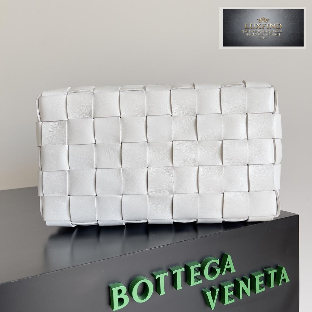 Bottega Veneta Bowling Cassette Tote