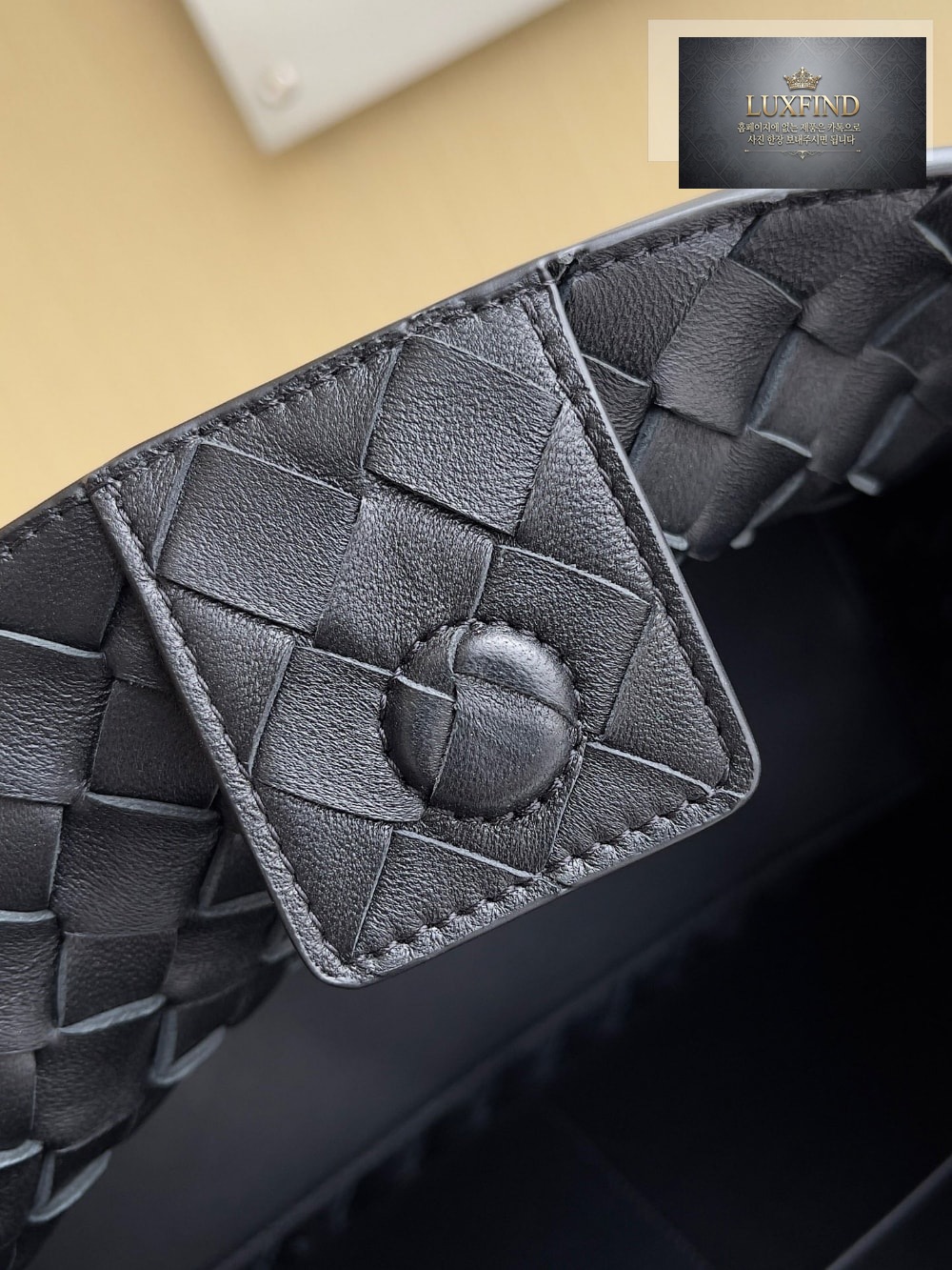 Bottega Veneta Andiamo Medium