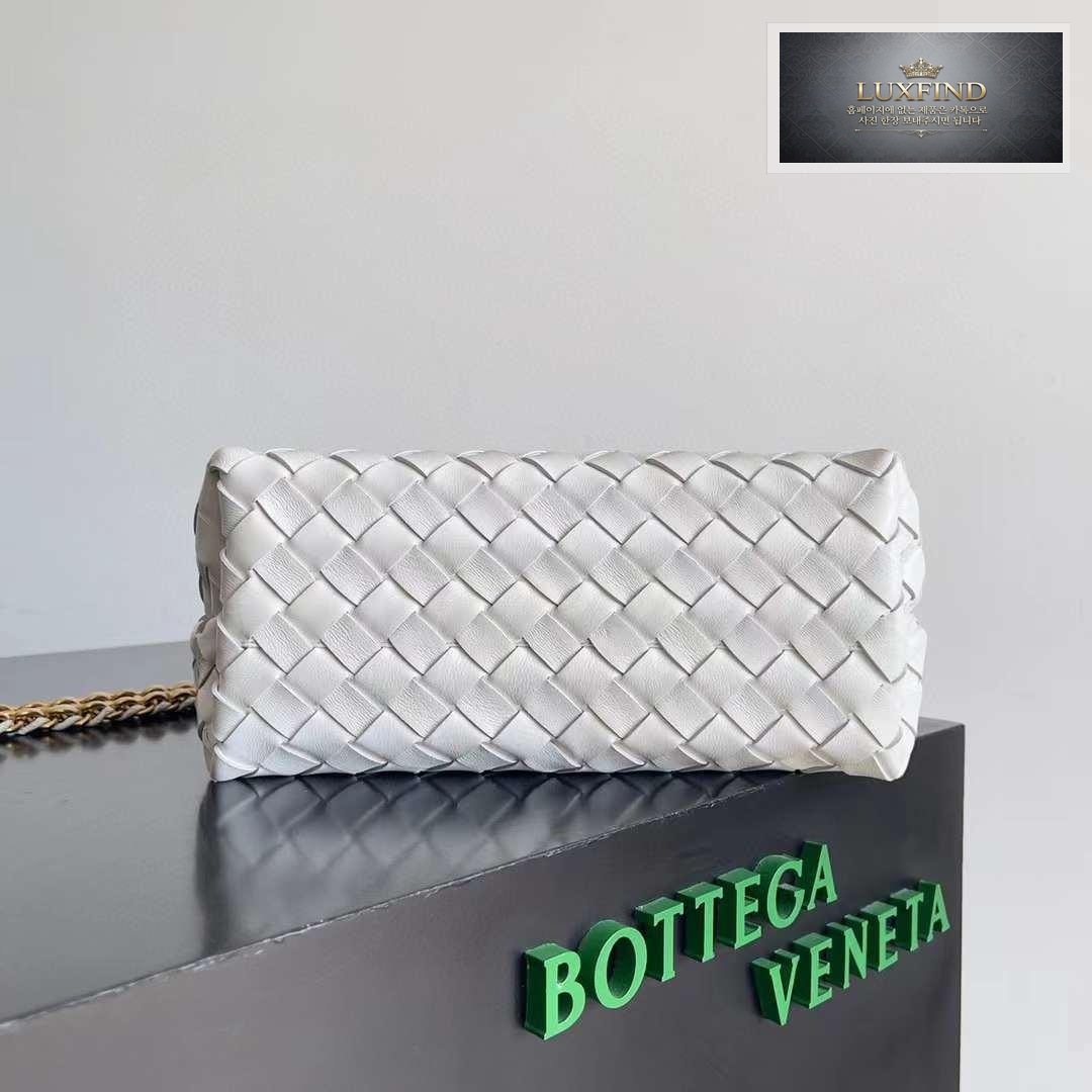 Bottega Veneta Andiamo Chain Strap