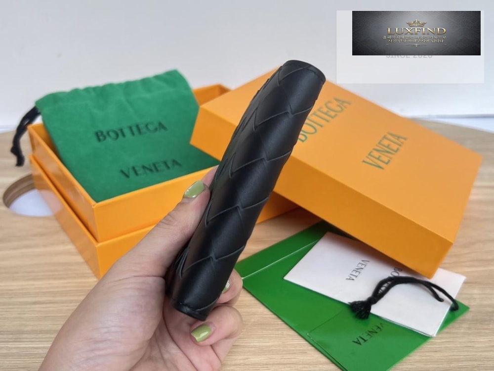 Bottega Veneta intrecciato Flap Card Case