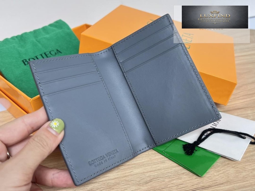 Bottega Veneta intrecciato Flap Card Case