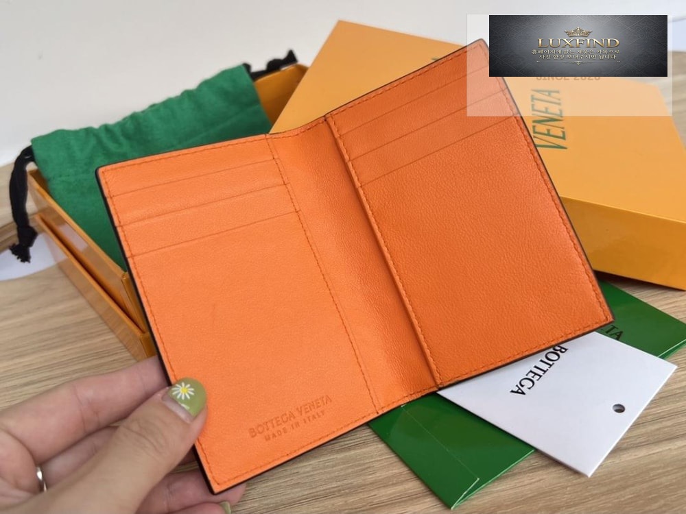 Bottega Veneta intrecciato Flap Card Case