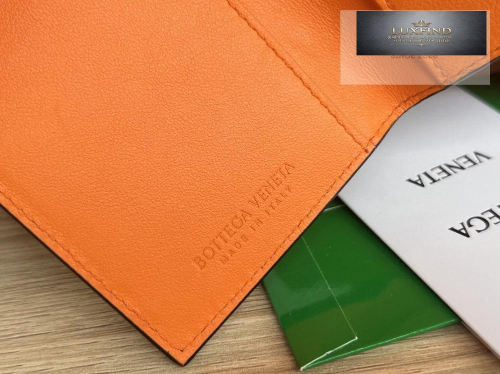 Bottega Veneta intrecciato Flap Card Case