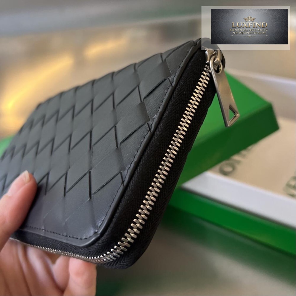 Bottega Veneta Intrecciato Vertical Zippy