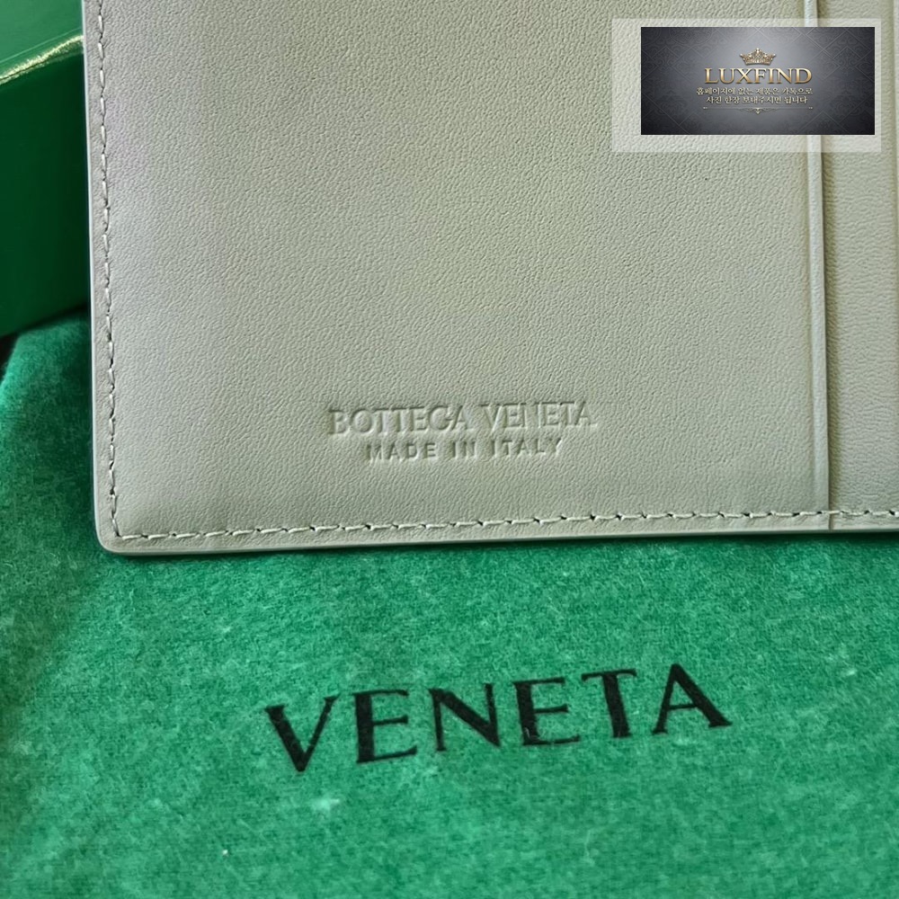 Bottega Veneta Cassete Credit Card Case