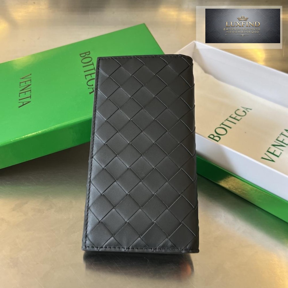 Bottega Veneta Intrecciato Vertical Wallet