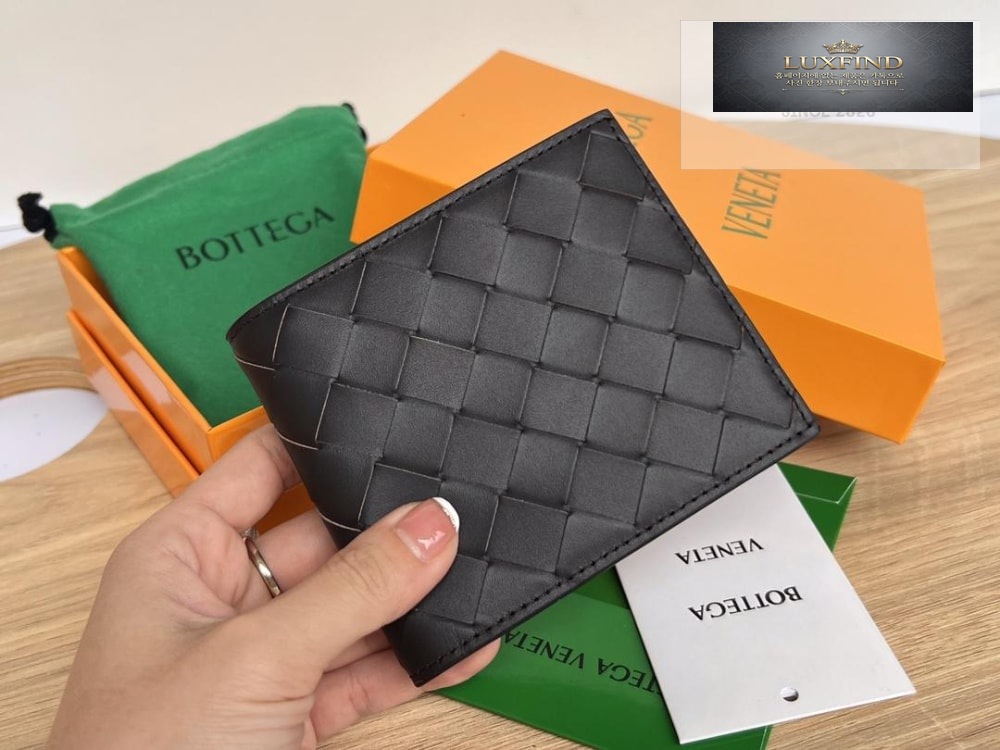 Bottega Veneta Intrecciato Bi Fold Wallet