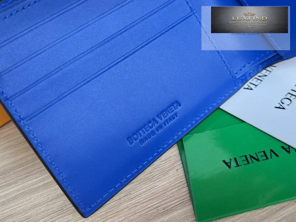 Bottega Veneta Intrecciato Bi Fold Wallet
