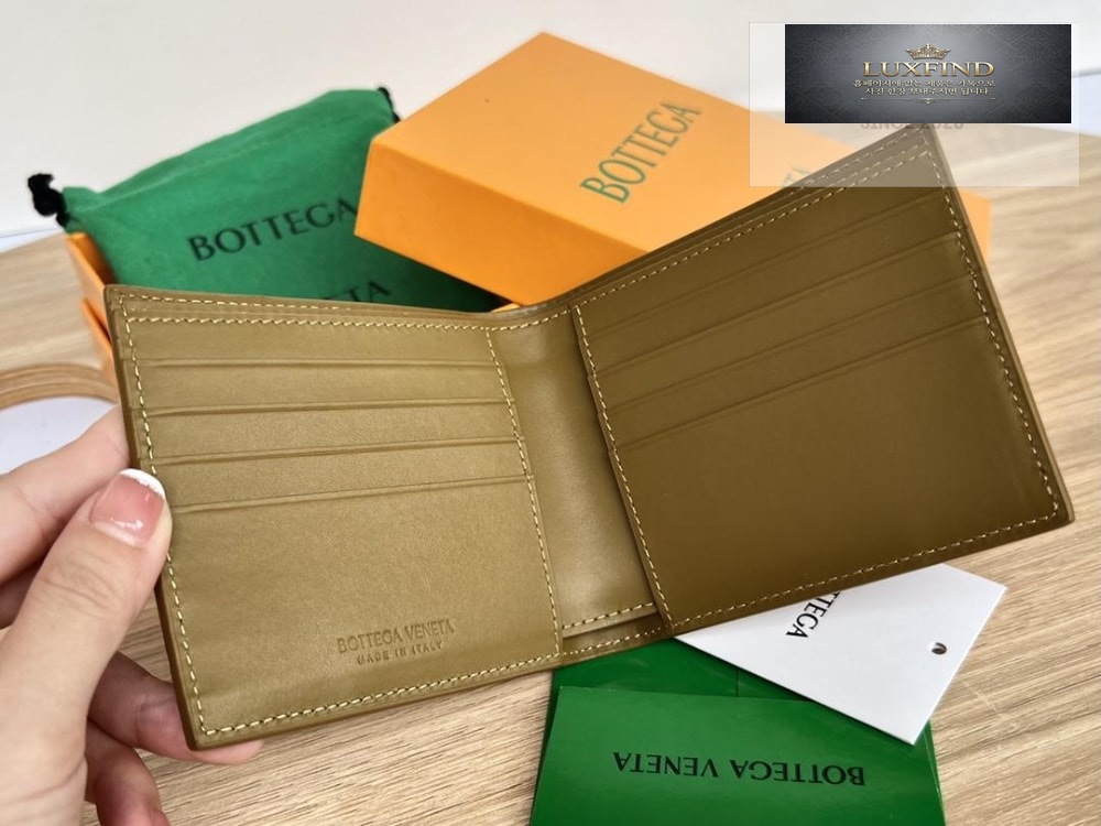 Bottega Veneta Intrecciato Bi Fold Wallet