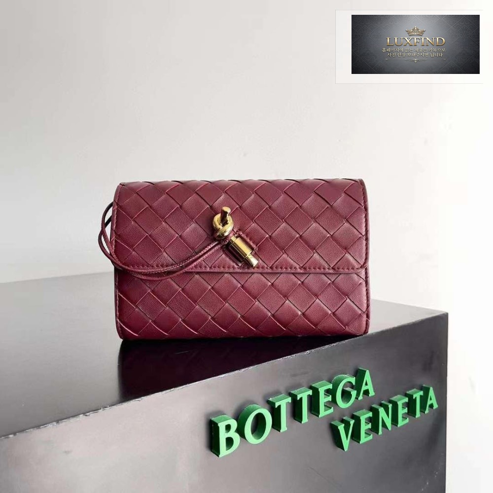 Bottega Veneta Andiamo Wallet