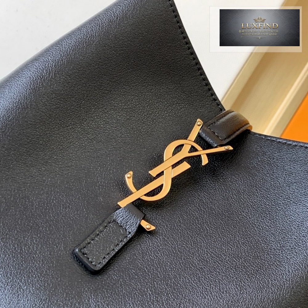 Saint Laurent Le 5 À 7 Supple Small In Grained Leather