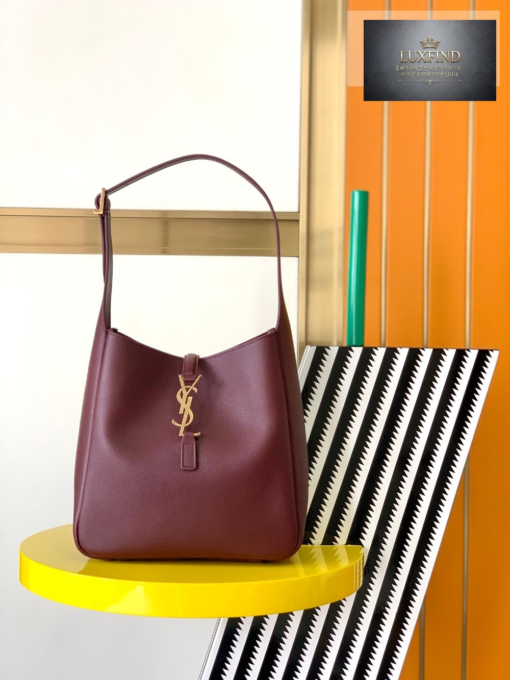 Saint Laurent Le 5 À 7 Supple Small In Grained Leather