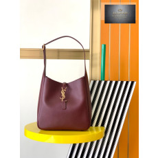 Saint Laurent Le 5 À 7 Supple Small In Grained Leather