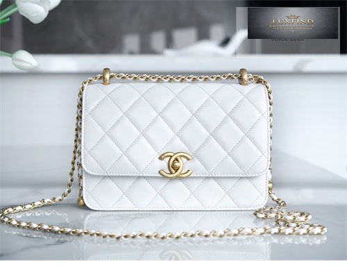 샤넬 24c ???????????????? CF 플랩백 22cm 화이트