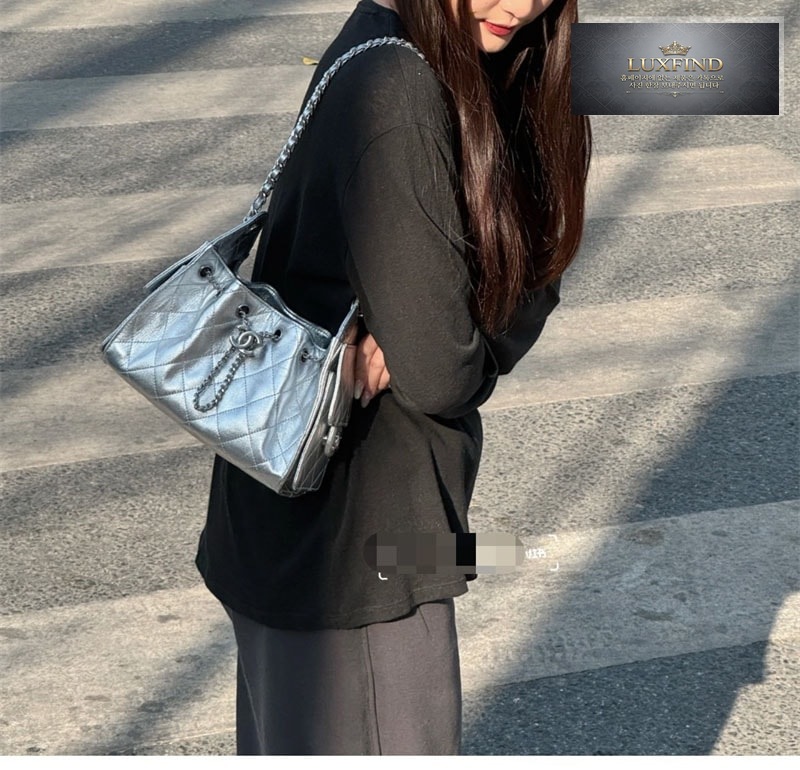 샤넬 26C 25 미니 호보 백 그레인드 카프스킨 골드 메탈 실버