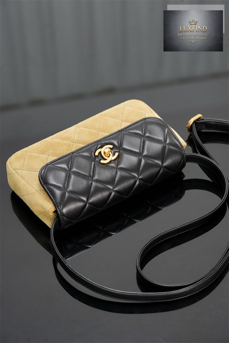 샤넬 스웨이드 보댕-주아유 램스킨 플랩백