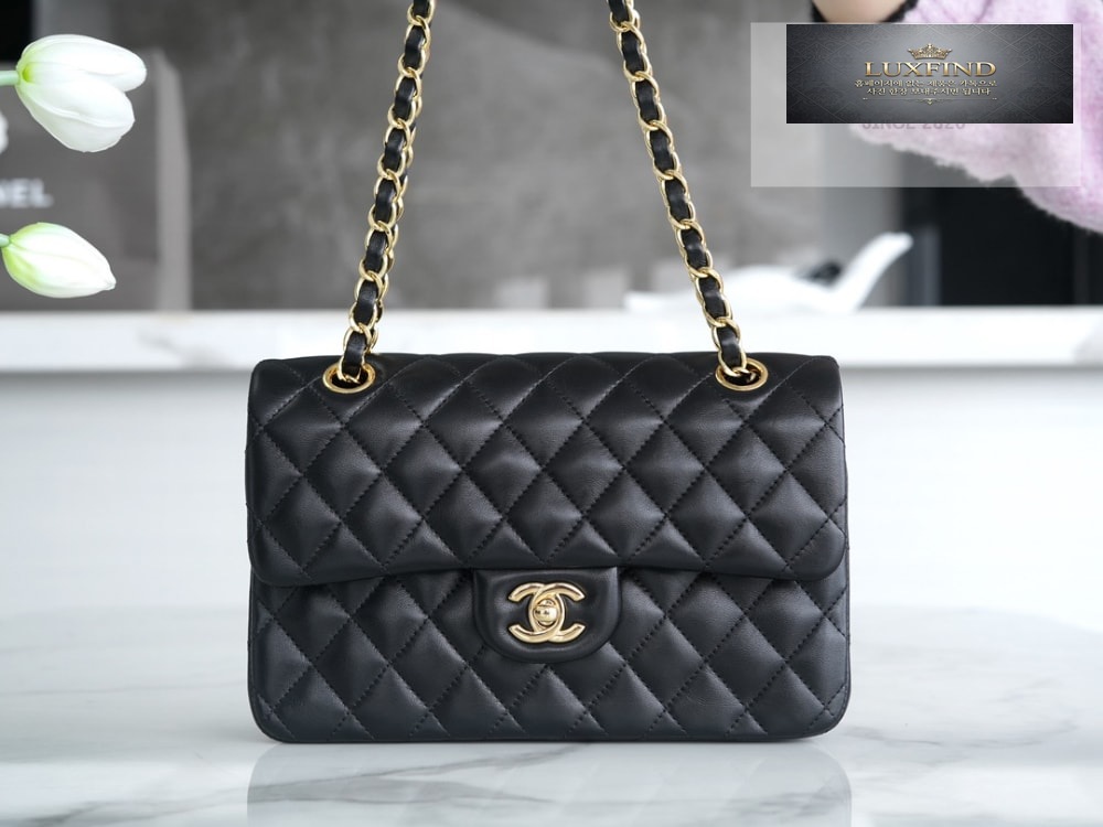 Chanel Classic Small Lam