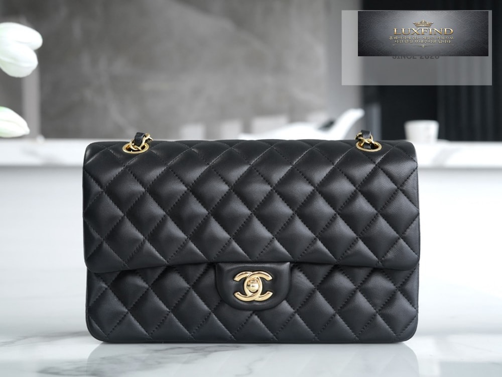 Chanel Classic Medium Lam