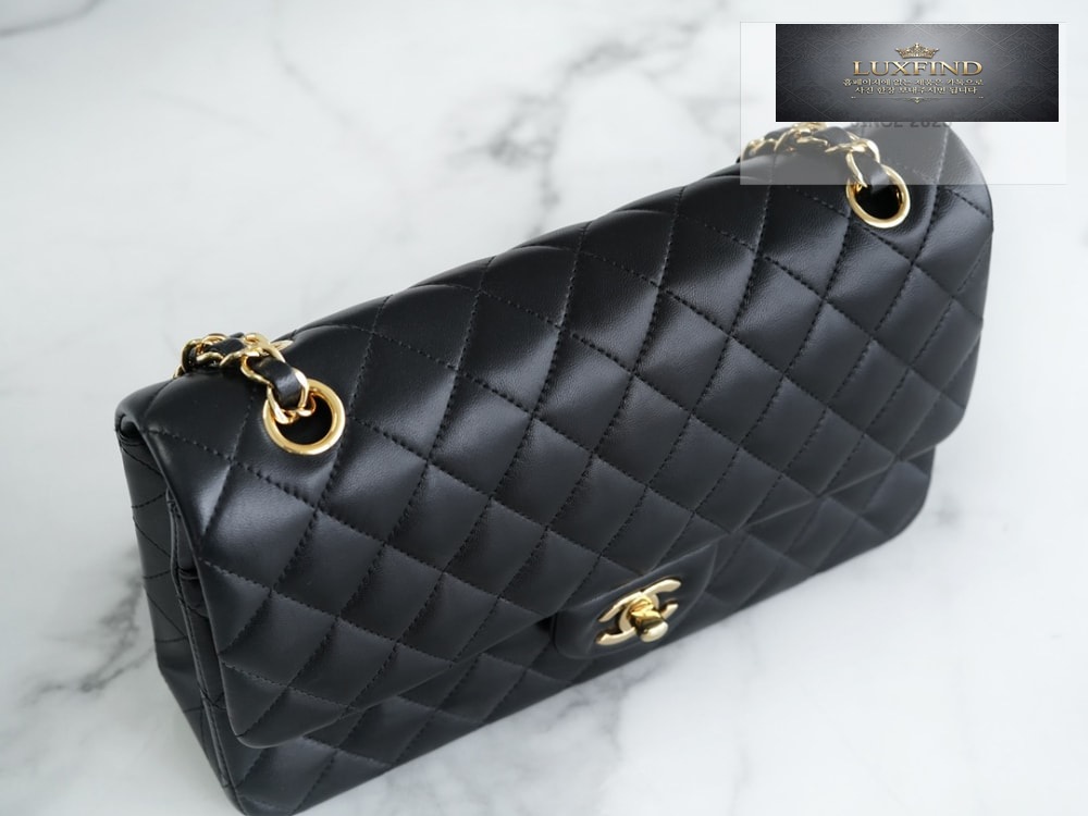 Chanel Classic Medium Lam