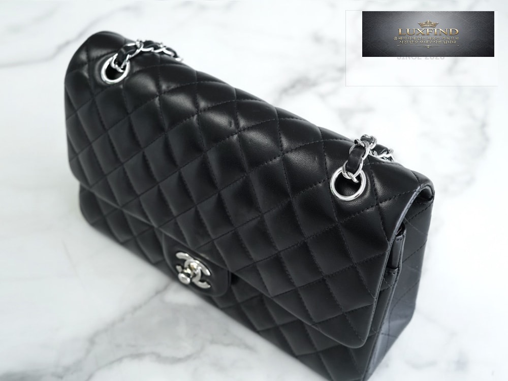 Chanel Classic Medium Lam