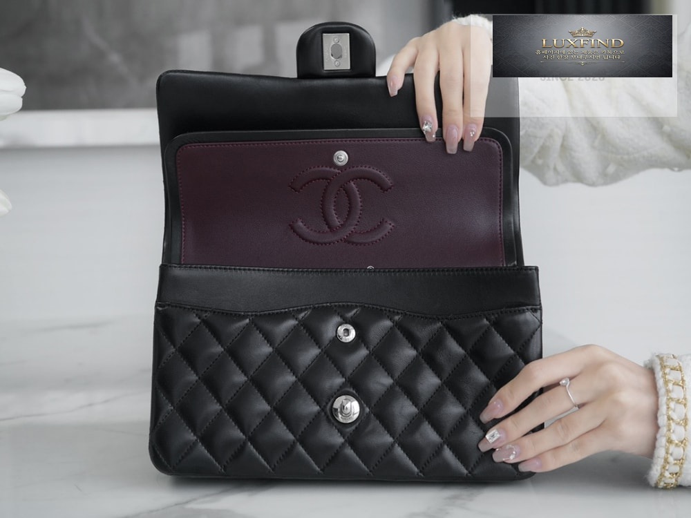 Chanel Classic Medium Lam