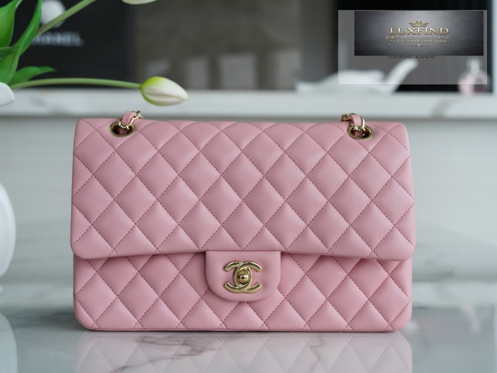 Chanel Classic Medium Lam